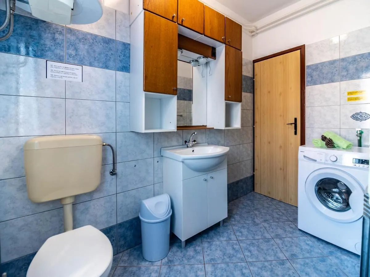Vacation Apartment With Pool Loborika Kroatië