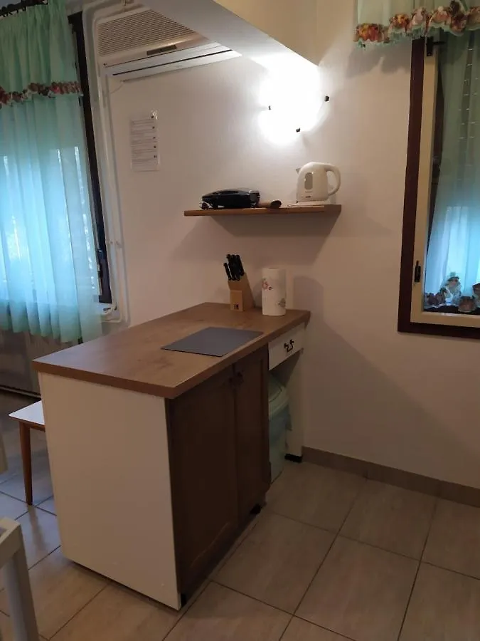 Vacation Apartment With Pool Loborika
